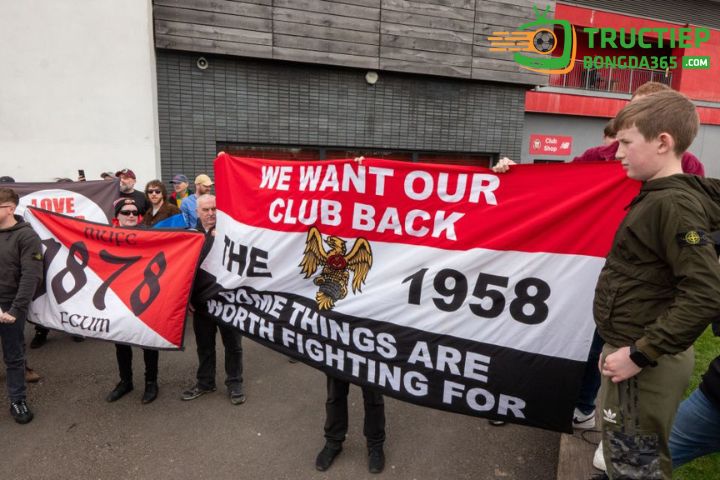 Tin bóng đá ngày 2-4 Man Utd đang vấp phải làn sóng phản đối