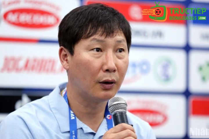 Tin bóng đá ngày 2-4 HLV Kim Sang Sik khẳng định tầm quan trọng của cầu thủ nhập tịch